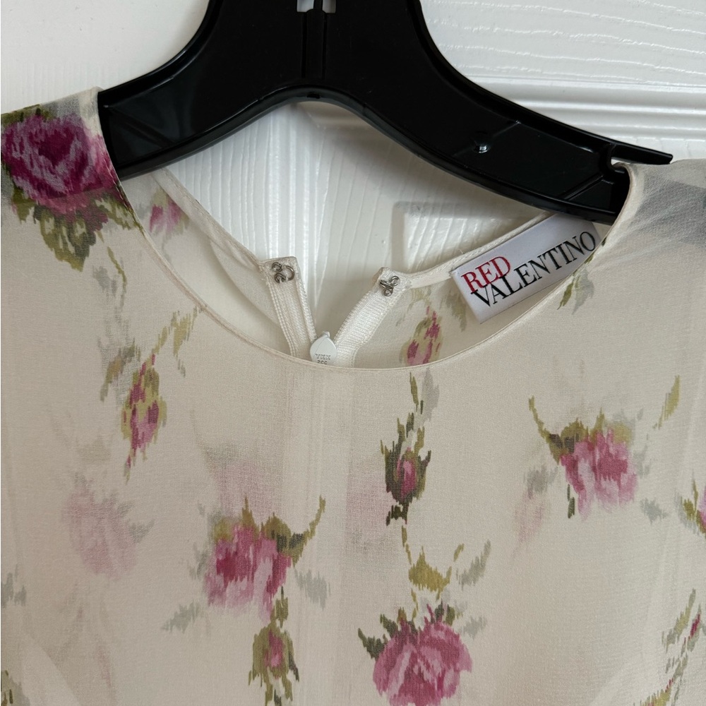 Red Valentino dress. Size 6 - Picture 2 of 4